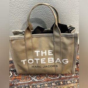 Marc Jacobs The TOTE BAG medium